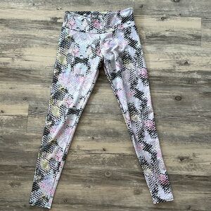 Onzie legging size M/L in fun print